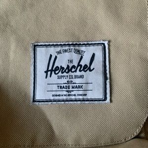 EUC Herschel messenger bag